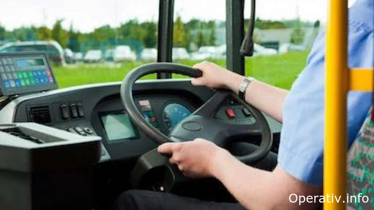 Avtobus sürücüsü sükan arxasında öldü